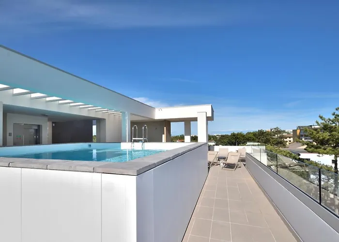 Iris شقة بيبيوني